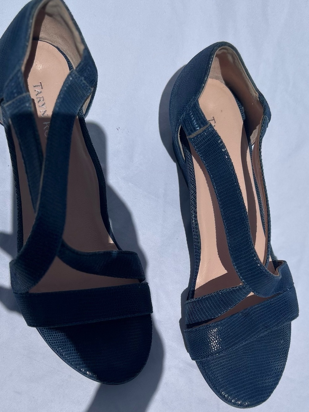 Taryn Rose Women’s Navy Blue Crisscross Wedge Sandals size 9 1/2 - Picture 2 of 8